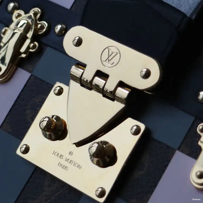 Bags 2104DJ0105 LV 0706